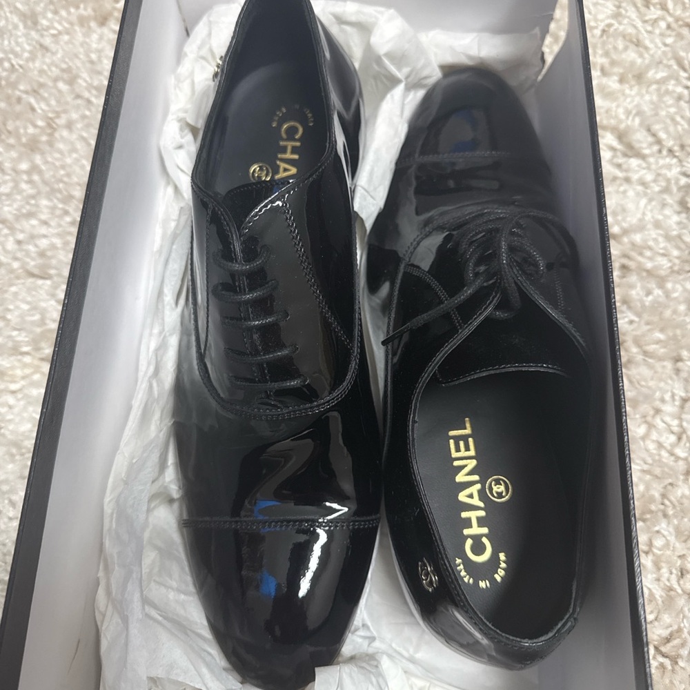 Chanel unisex Black Patent Leather Shoes